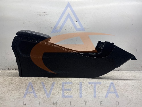 Mercedes B Class W246 1.6 Petrol 13-18 Centre Console Arm Rest