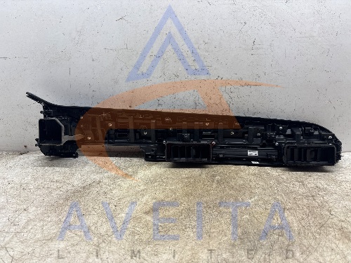 MAZDA CX-30 MK1 2023 SE-L LUX Centre Dash Vents & Surround